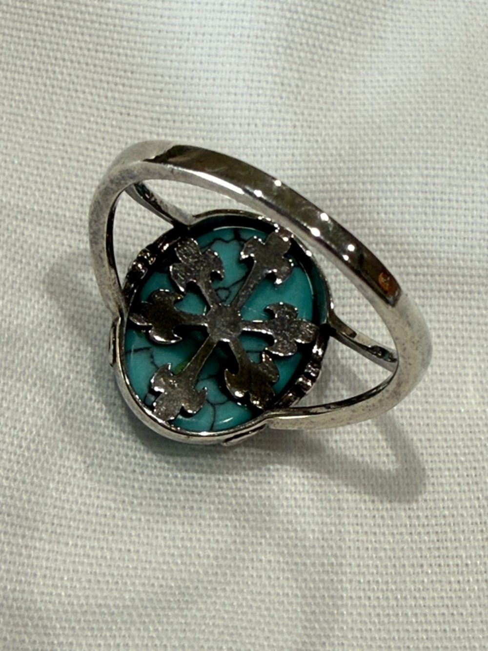 Turquoise Stone Floral Detail Silver Ring - Women Jewelry. Hallmark S925. Size 9 - Picture 11 of 11